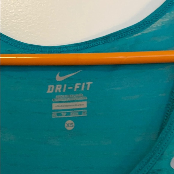 Nike tank - Picture 2 of 2